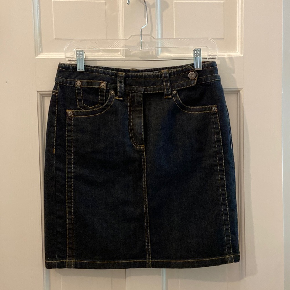 Ann Taylor size to denim skirt